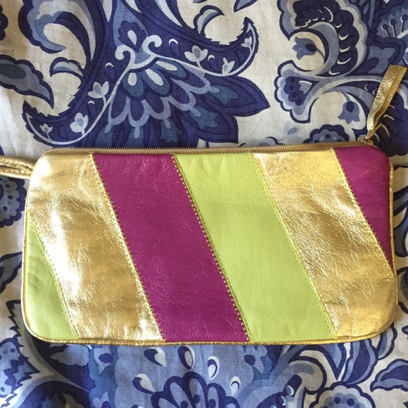 Cute metallic leather wristlet - Picture 1 of 6
